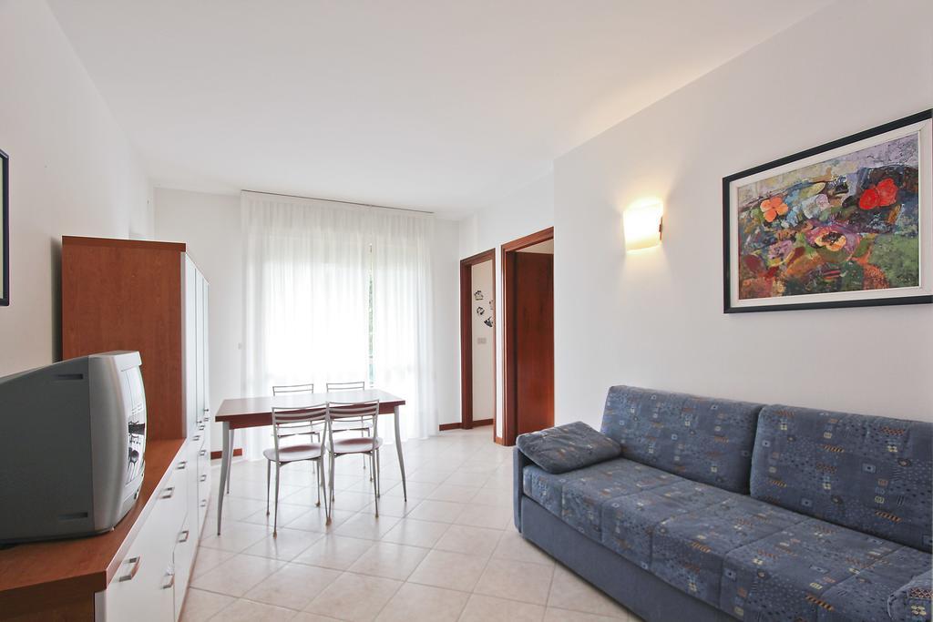 Residenza Ibsen Apartment Lignano Sabbiadoro Room photo