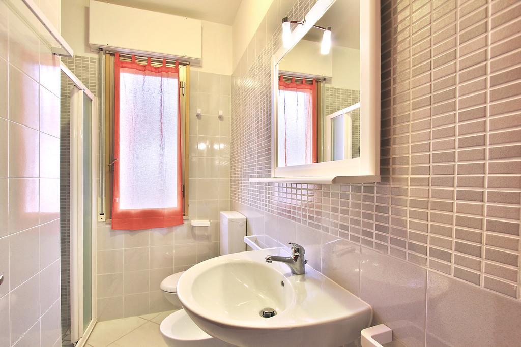Residenza Ibsen Apartment Lignano Sabbiadoro Room photo